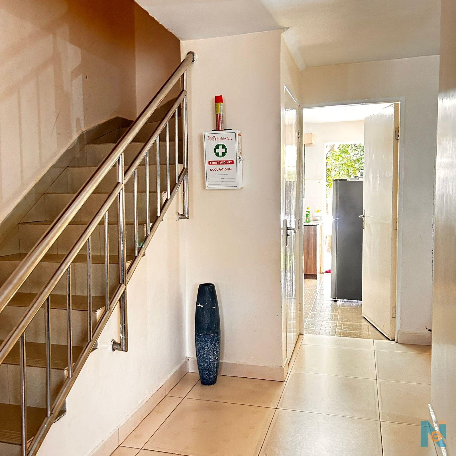 Spacious Three-Bedroom Home in Own Compound, Nyayo Estate, Embakasi | KSh 6,000 per Night - photo 4