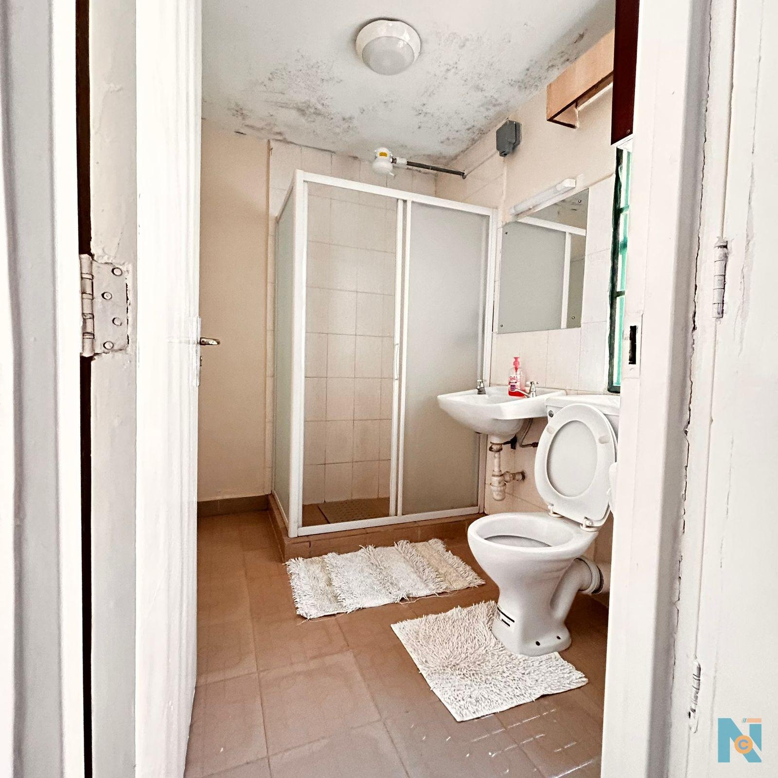 Spacious Three-Bedroom Home in Own Compound, Nyayo Estate, Embakasi | KSh 6,000 per Night - photo 10