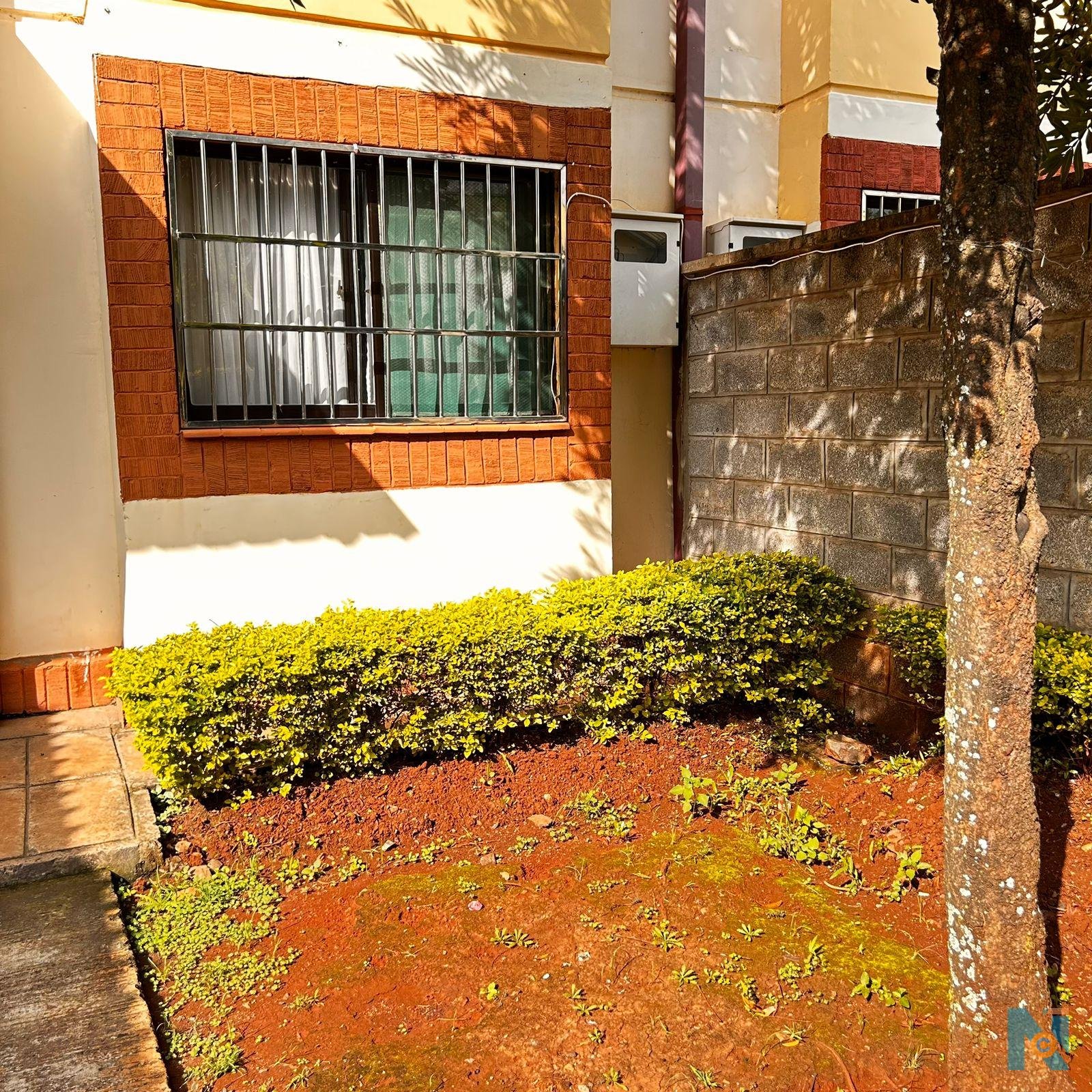 Spacious Three-Bedroom Home in Own Compound, Nyayo Estate, Embakasi | KSh 6,000 per Night - photo 1