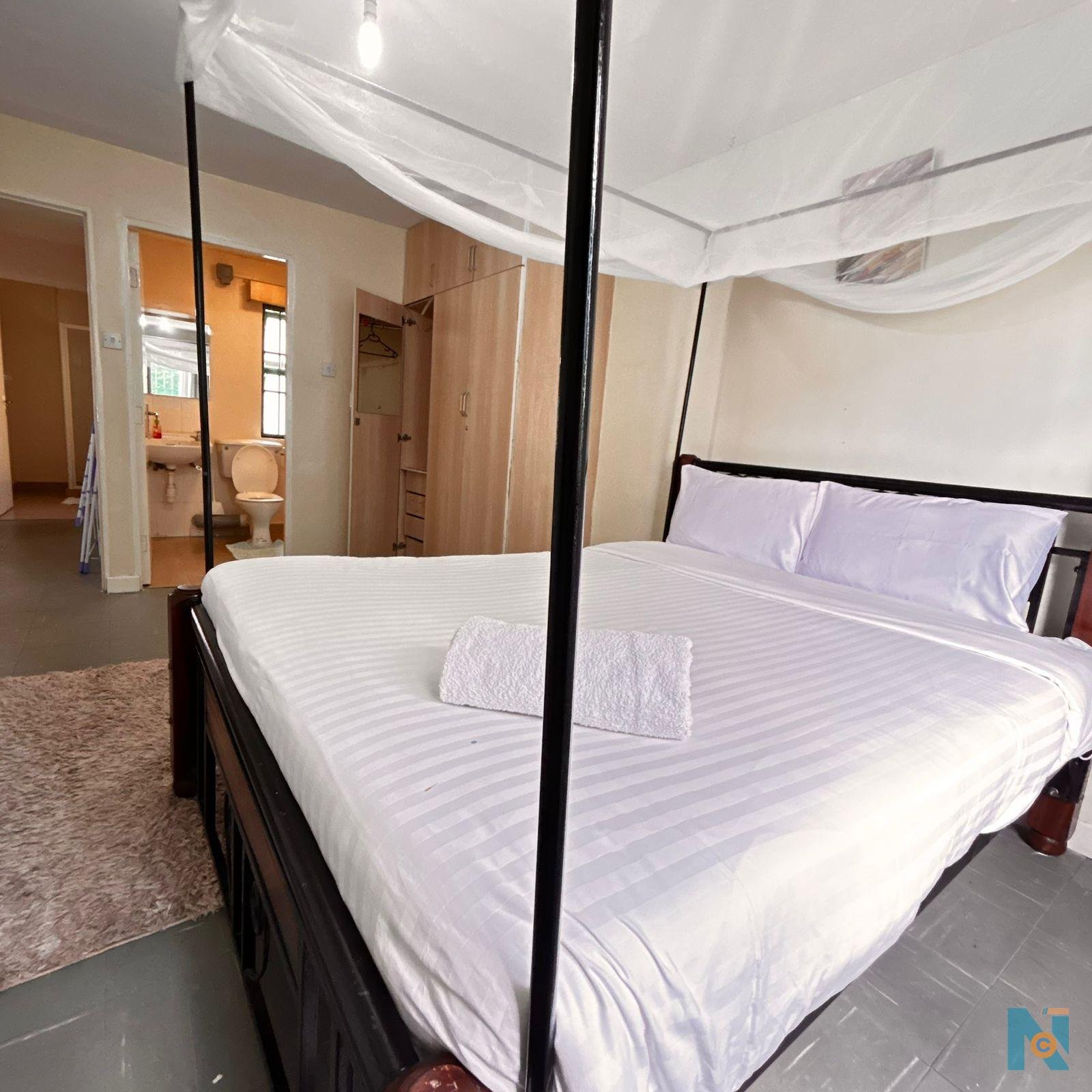 Spacious Three-Bedroom Home in Own Compound, Nyayo Estate, Embakasi | KSh 6,000 per Night - photo 8