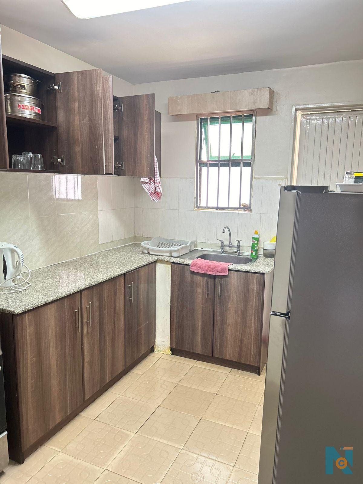 Spacious Three-Bedroom Home in Own Compound, Nyayo Estate, Embakasi | KSh 6,000 per Night - photo 5