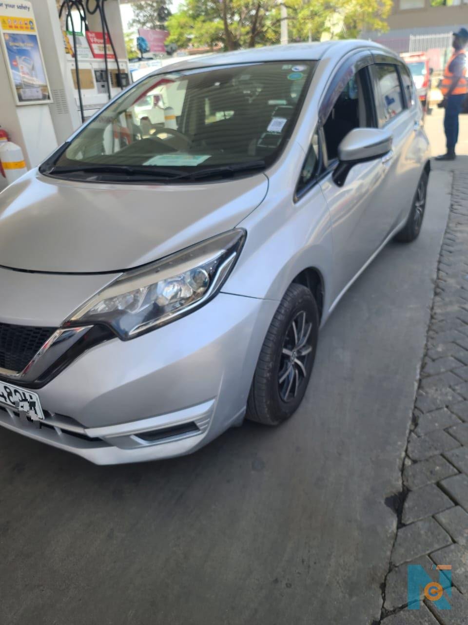 Nissan note 2017 1300cc - photo 4